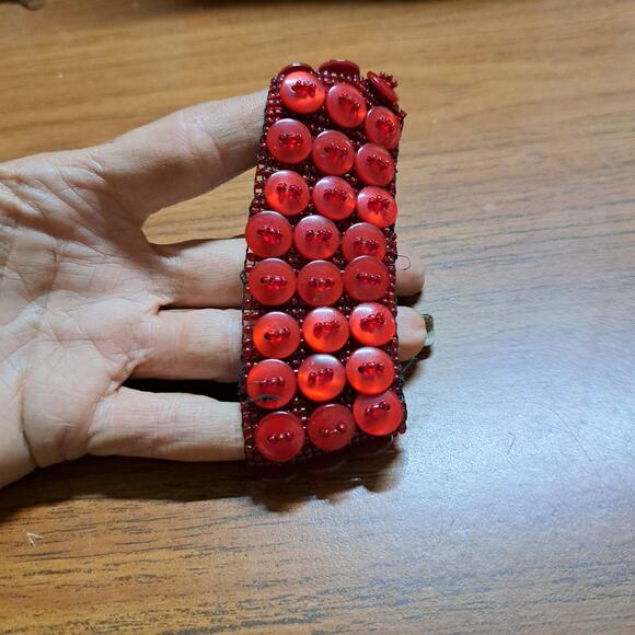 Handmade Vintage Red Button and seed beads Stretchy Bracelet - Picture 2 of 3